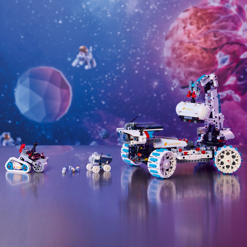 LEGO® Technic™ 42211 Lunar Outpost™ Mondrover-Raumfahrzeug