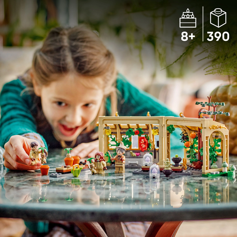 LEGO® Harry Potter™ 76445 Schloss Hogwarts™: Kräuterkundeunterricht